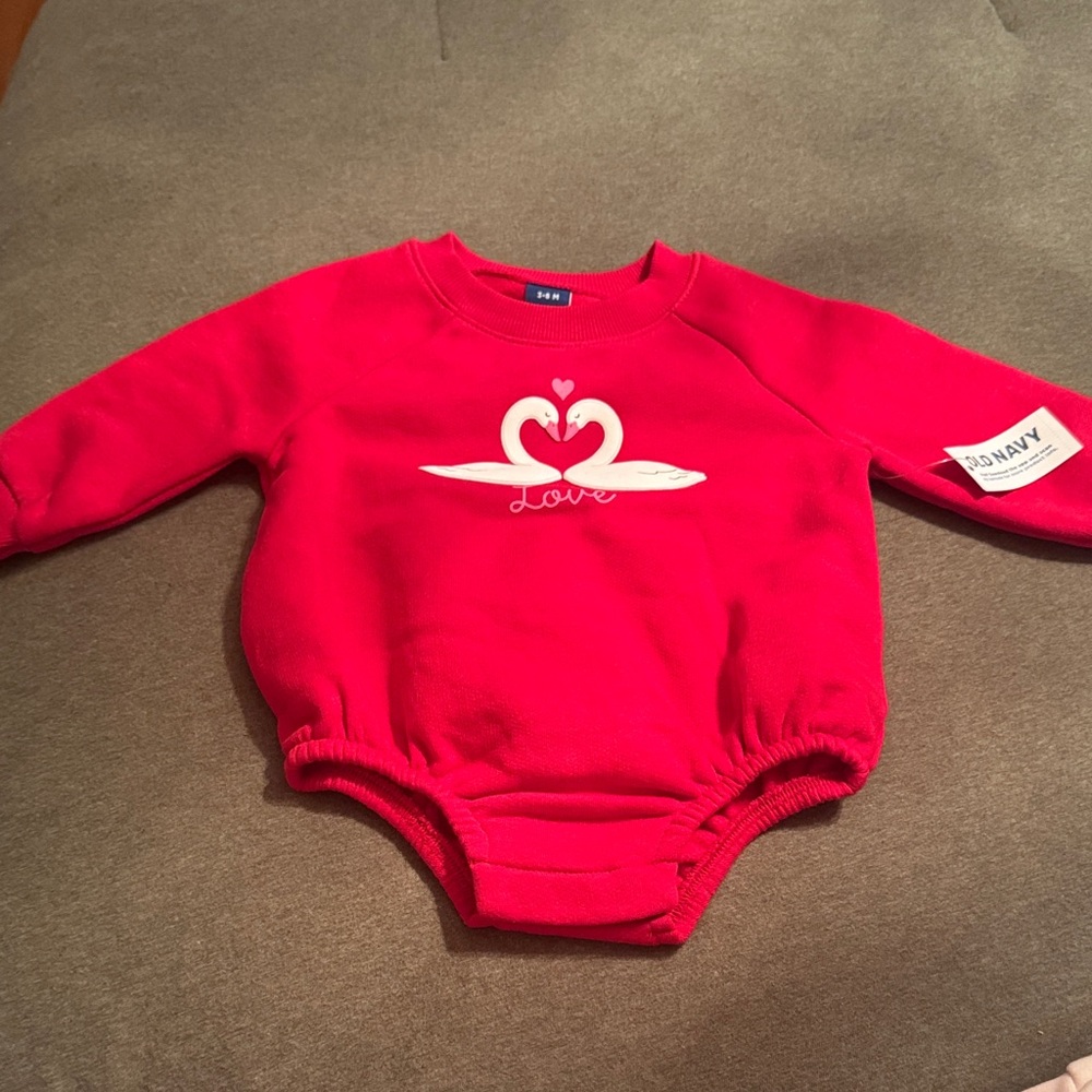 Old navy love swan red onesie size 3-6 month NWT